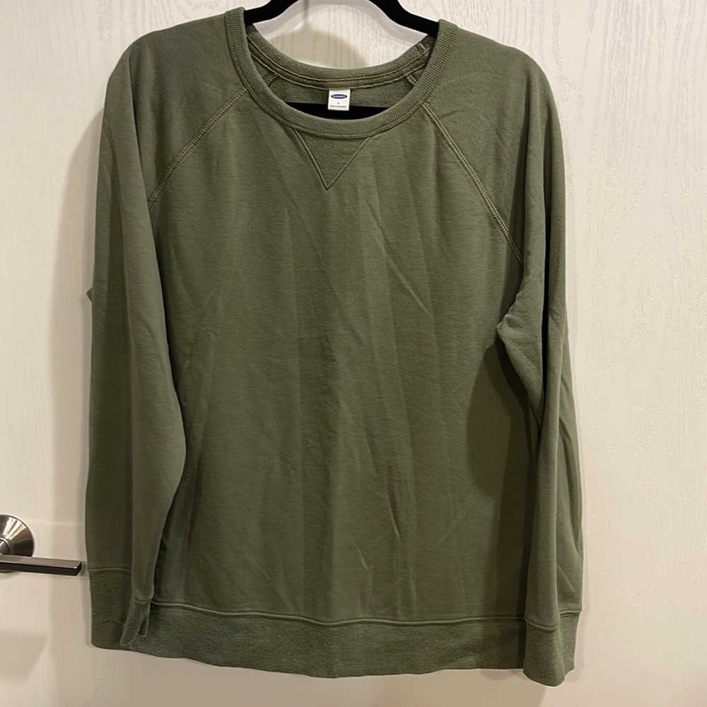 L Old Navy Crewneck